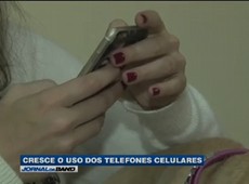 Uso de telefone celular entre diferentes faixas etárias aumenta