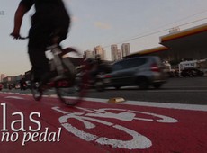Mulheres ciclistas so minoria na capital; coletivos incentivam a prtica