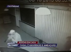 Casal é amarrado e ameaçado em casa