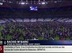 Aps exploses, pblico ocupa gramado do Stade de France