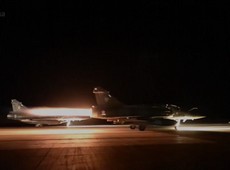 Caas franceses decolam dos Emirados rabes para bombardear Raqqa, na Sria