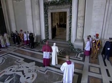 Papa Francisco d incio ao Jubileu diante de 50 mil de fiis no Vaticano