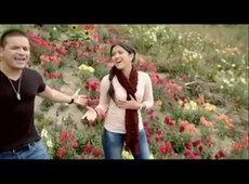 Video Oficial de INVENCIBLE - Daniela Cabello y Omar Acedo