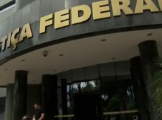 Dirceu voou 100 vezes em jatinhos como pagamento de propina, diz lobista