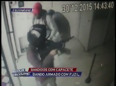 Criminoso armado com fuzil assalta casa lotérica