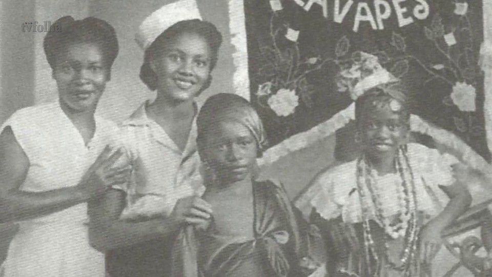 Escola mais antiga de SP desfila longe do Anhembi; veja história da Lavapés TV UOL