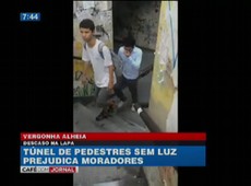 Túnel sem luz prejudica pedestres na Lapa