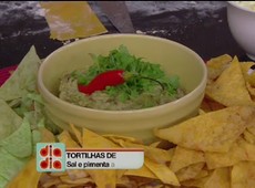 Guacamole e tortilhas mexicanas