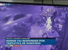 Homem atropela garçom em Maceió