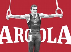 Argola exige ginasta com ombros fortes para suportar o peso do corpo