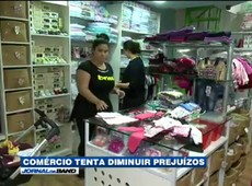 Baixa demanda obriga comerciantes a fazerem promoções para evitar prejuízo