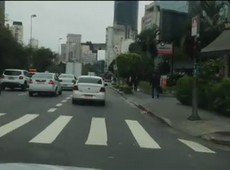 Taxistas voltam a protestar contra a Uber em São Paulo