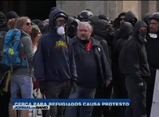 Cerca para refugiados causa protesto na Europa