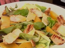 Tatiana Cardoso ensina a fazer uma deliciosa salada de frango com laranja