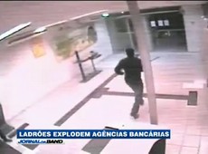 Quadrilha explode duas agências bancárias no interior de SP