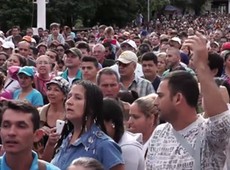 Venezuela volta a abrir fronteira, e milhares vo a Colmbia por comida