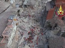 Imagens de drone mostram estragos aps terremoto na Itlia