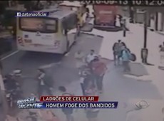 Homem foge de ladrões de celular no Rio de Janeiro