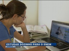 A cinco dias do Enem, estudantes apostam em vídeoaulas