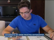 Estudantes são avisados do adiamento do Enem por SMS
