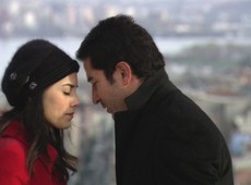Eysan diz que sente como se conhecesse Ezel