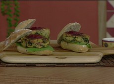 Hambúrguer de grão-de-bico com escarola
