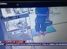 Comerciante leva coronhada de menor de idade