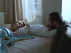 Sebnem e Tefo têm noite de amor