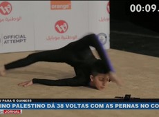 Garoto palestino dá 38 voltas com as pernas sobre o corpo