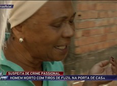 Homem é morto com tiros de fuzil na porta de casa