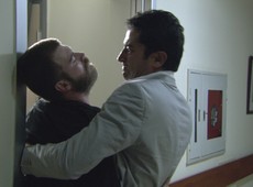 Para defender Ramiz, Ezel mata Oito