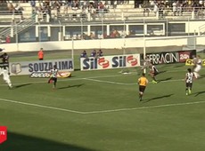 Ponte Preta sai na frente de Santos com 1x0