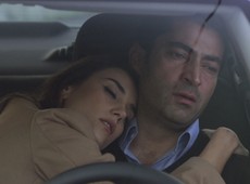Eysan tenta consolar Ezel