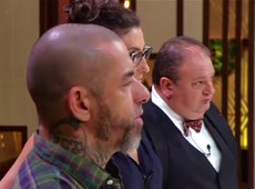 Roger se atrapalha e é eliminado do MasterChef