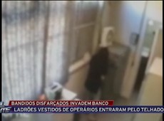Ladrões entram em banco pelo telhado