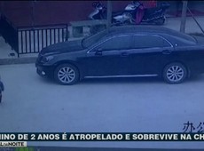 Criança é atropelada e sobrevive na China