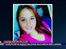 Enterrada jovem morta por causa de celular