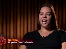 Natália entrega pouco molho e carne mal passada