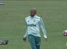 Felipe Melo e Roger Guedes se desentendem no Uruguai