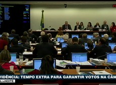 Governo ganha tempo para negociar votos para Previdência