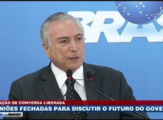 Temer discute futuro do governo com ministros