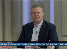 Oinegue: situação política de Aécio Neves é impressionante