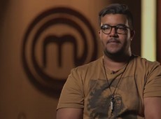 Qualquer dia vai ter um sapato 43 pra cozinhar, diz Leonardo