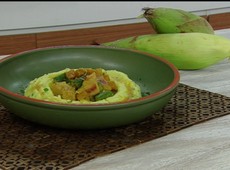 Angu de milho verde com frango