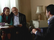 Ezel conhece a primeira esposa de Ramiz