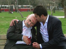 Ramiz morre nos braços de Ezel