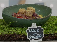 Arroz com pinhão e carne seca com paçoca