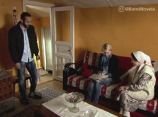Sebnem conhece a mãe de Tefo