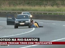 Policiais trocam tiros com traficantes na Rio-Santos
