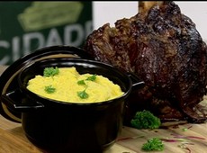 Stinco di Vitello com Purê de Grão-de-Bico